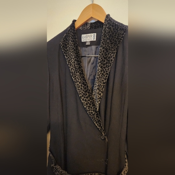 Kasper Elegant Black Long Sleeve Dress with Textured Trim - Picture 5 of 6